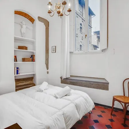 Apartment Porta Rossa Near Ponte Vecchio Florence